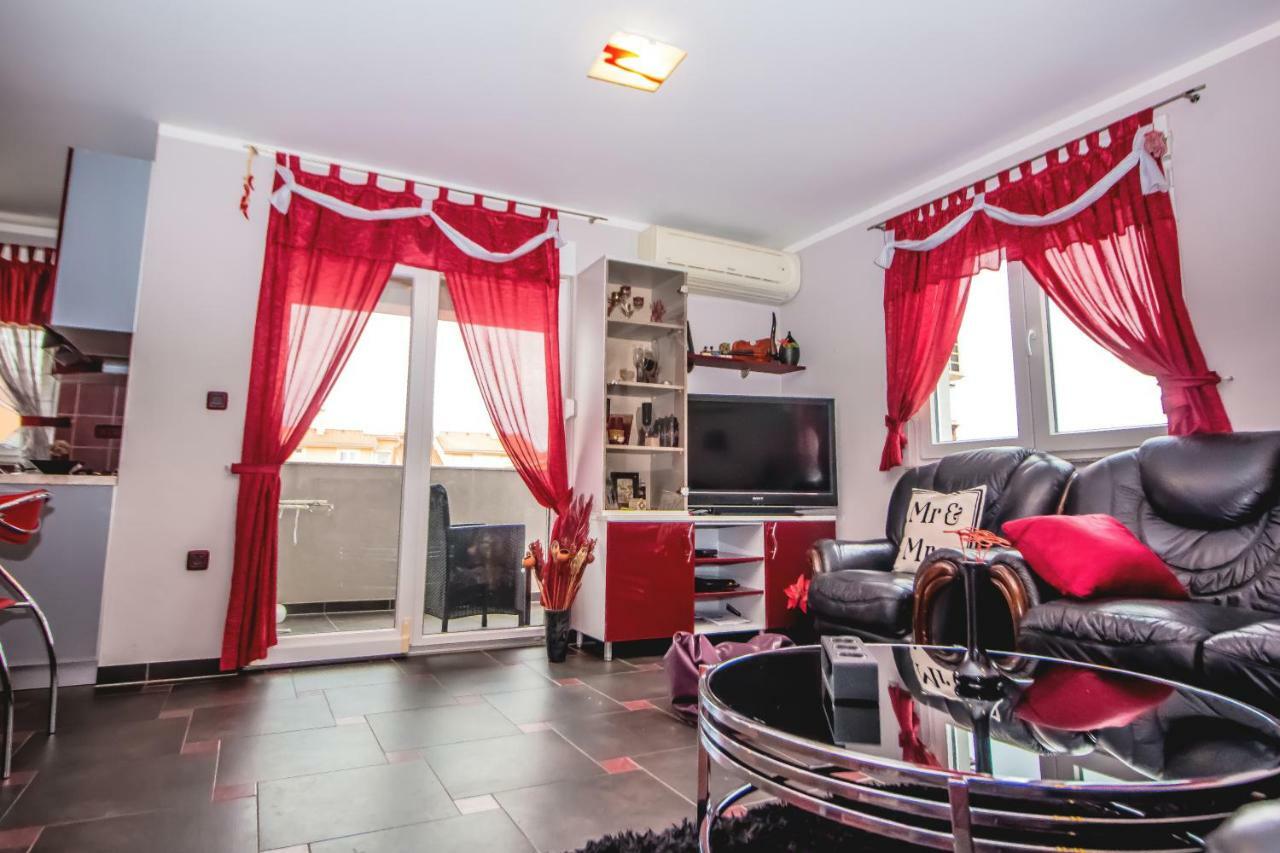 Apartments Saric Pula Exterior photo