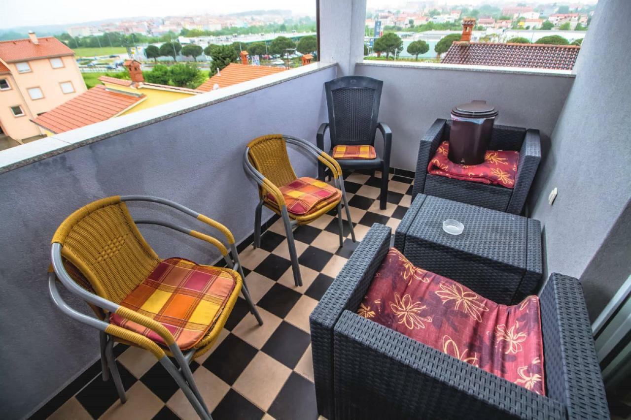Apartments Saric Pula Exterior photo