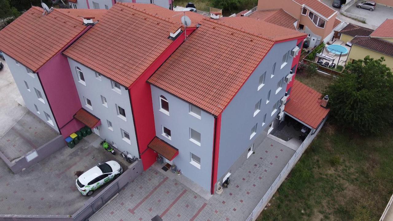Apartments Saric Pula Exterior photo